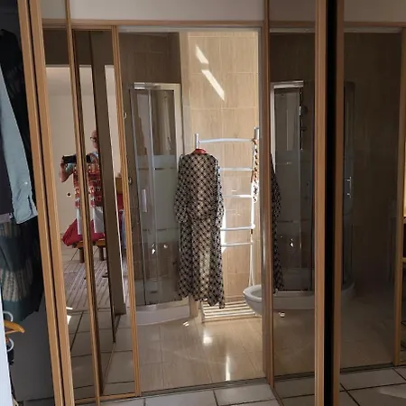 Villa Proche Centre , Avec Piscine *